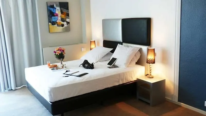 Yes Hotel Авиньон
